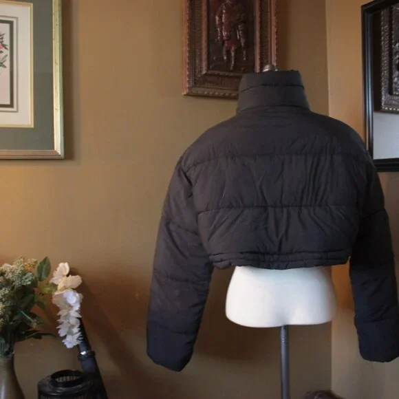 Cropped Puffer Jacket - Picture 2 of 4
